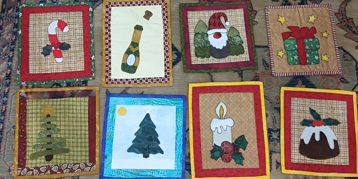 Buttonhole Applique Mug Rugs - tutor work.jpg